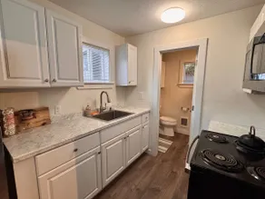Peaceful Studio Guesthouse Walk to Flathead Lake - Image 2