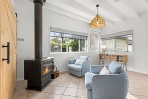 Samphire House - Fireplace with Heated Swimming Pool - Image 3