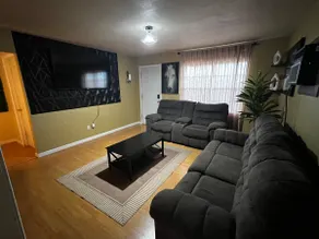 Linen Tiny Home - Image 2