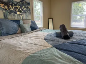 Cozy 3BR Home | King Bed | Near Stadiums & KC - Image 2