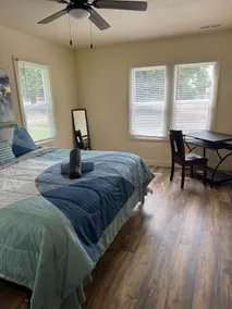 Cozy 3BR Home | King Bed | Near Stadiums & KC - Image 5
