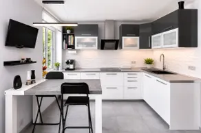 Spacious apartment full of sunshine near the Liberec Zoo - Image 2