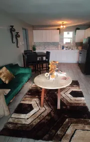 Modern 1BR | 3 Min Plants | LSU | Travel Pros - Image 2