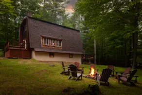 Evergreen Lodge, Hot Tub Retreat Near Lake Placid and White Face - Image 2