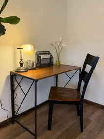 Driftwood Den Apt-Downtown Stoughton- Sleeps 7 - Image 3