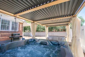 French Tea House in Old Town-Private Hot Tub-Pet Friendly! - Image 2