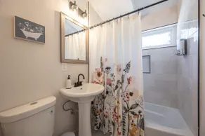 Pomona Living at Our Charming 5BR Modern House - Image 4