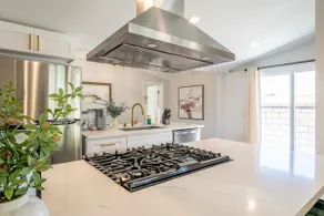 Pomona Living at Our Charming 5BR Modern House - Image 3