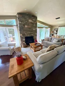 Wildwoods Retreat~ Forest Escape with Lakeviews - Image 2