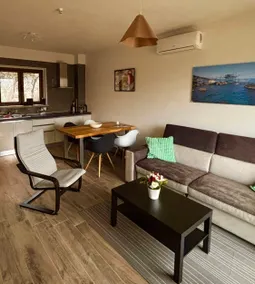 Charming Apartment with pool B11 - Image 2