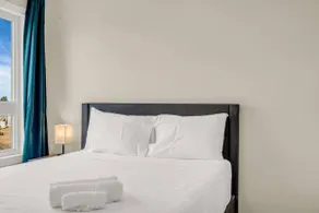 Niagara Falls Gem 4 Beds • Rooftop• City View - Image 4