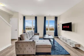 Niagara Falls Gem 4 Beds • Rooftop• City View - Image 2