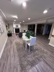 Lower Level Executive Suite 5 Minutes from Airport - Image 2