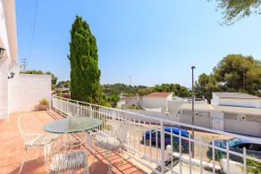 Family Villa with Sea View 300m to the Beach - Image 4