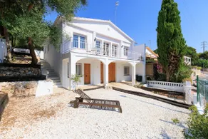 Family Villa with Sea View 300m to the Beach - Image 3