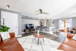 Spacious 4BR Home Near St Louis Zoo Downtown BBQ Free Parking - Image 3