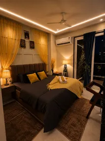 Emera Zavarim Auric 1BHK with Privé Cinema Lounge - Image 5