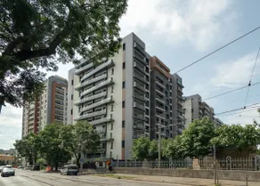 Celeste Apartment 2BDR Parking - Image 3