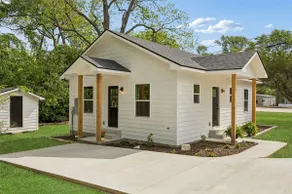 New Casa Lunes | ½ Mile to First Monday Trade Days - Image 2