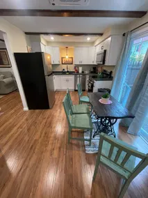 One bedroom, sleeps 4 with 2 queen beds! - Image 3