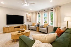 The Poolside Farmhouse - Image 4