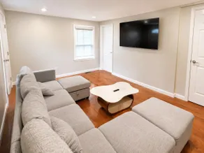 2BR/2BA /2Pk Walk to Beach, 20 min Airport & Salem - Image 2