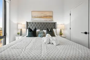 Luxury 1BR Next to Logan Airport 3pbm - Image 3