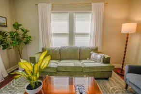 Centrally Located King Bed Midtown Crosstown 1434 - Image 5
