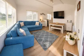 Beautiful Coastal Lodge 2 Bedrooms Sleeps 4 - Image 4