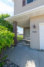 3BR I 4 mins to the Lights, King, Patio, Games - Image 2