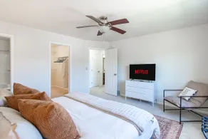 3BR I 4 mins to the Lights, King, Patio, Games - Image 4