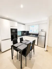 Chic Apartment - Terrace and Beach within walking distance - Image 5