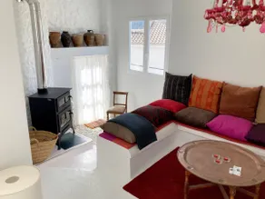 Charming and stylish village house - Image 2