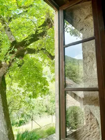 Rustic vineyard house - Image 3