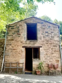 Rustic vineyard house - Image 2