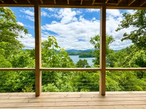 Hidden Point House Stunning Lake Views - Image 4