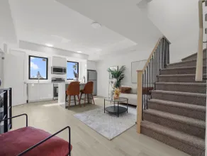 NEW 2BR Penthouse w/Parking-Close 2 Falls-Sleeps 6 - Image 3