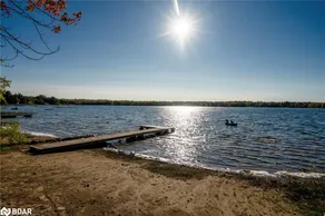 Patring Waterfront Monck House Cottage in Sebright - Image 5