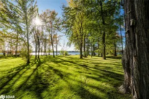 Patring Waterfront Monck House Cottage in Sebright - Image 2