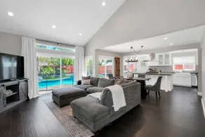 Resort-style retreat with pool near Napa valley - Image 3