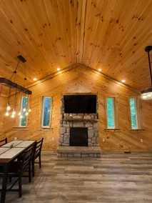 2 BDR Overlook Horse, Hot tub, King bed, Fire Pit - Image 4