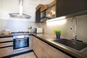 Mediterranean design, terrace and private parking - Image 5