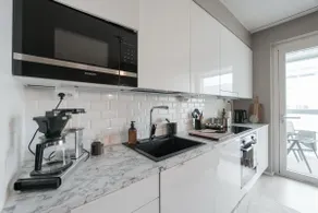 Stylish 2 BR | 24h store | Balcony - Image 5