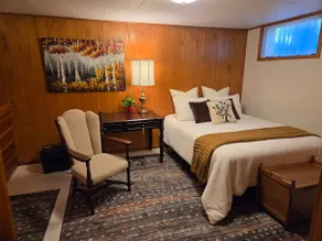 Cozy, compfy, cabin like lower unit apartment. - Image 4
