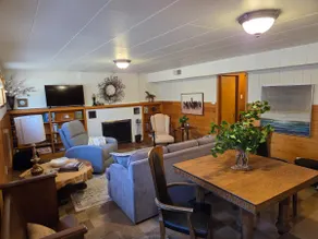 Cozy, compfy, cabin like lower unit apartment. - Image 3