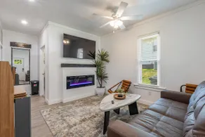 Cozy 2BR • Sleeps 6 • Snacks + Streaming - Image 2