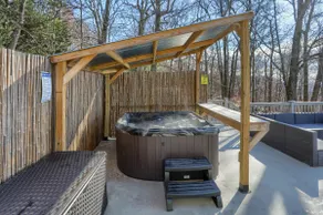 Blue Mountain Overlook | Romantic Couples Retreat - Image 3