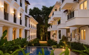 Modern 1BHK | 10 min to Thalassa | Balcony & Pool - Image 2