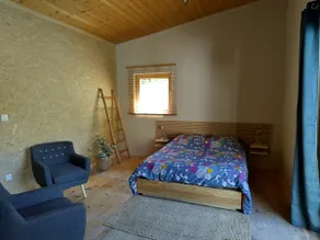 Bedroom + bathroom, independent entrance - Image 2
