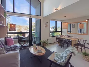 Luxury duplex with heated pool and gym - Image 3